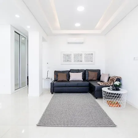 Sunny Retreat 아파트 *